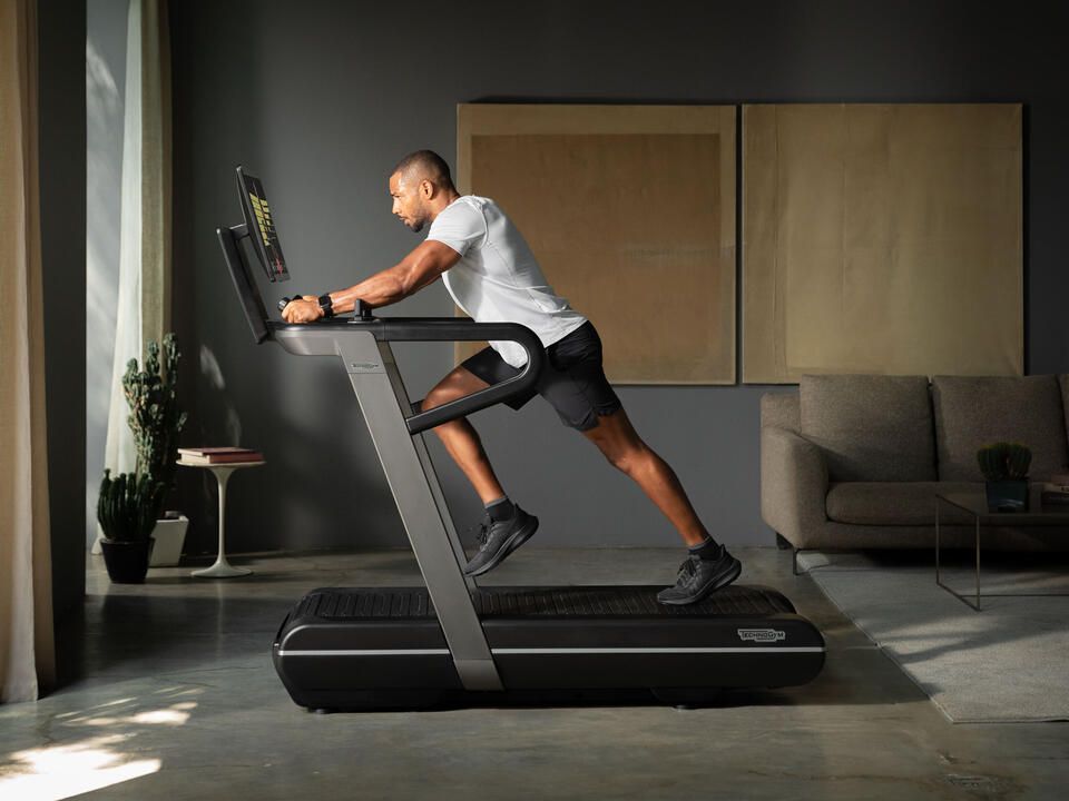 Беговая дорожка TechnoGym Run HIIT